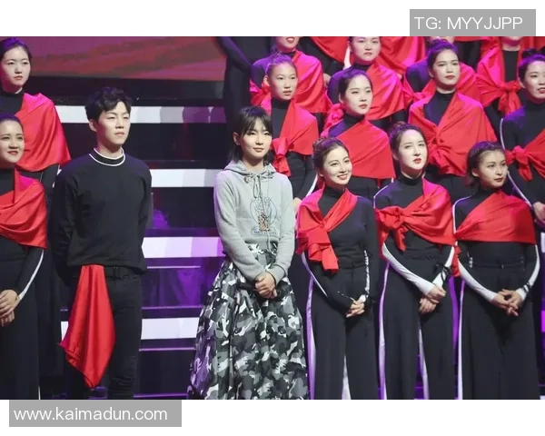 足球明星齐聚一堂共同代言多个品牌广告展现魅力与风采